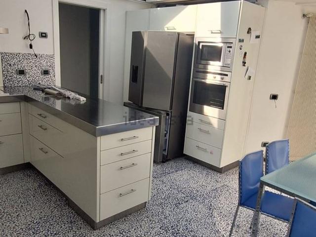 Appartamento in affitto di 200 m² in Corso Ventidue Marzo