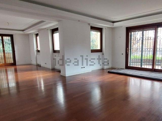 Appartamento in affitto di 204 m² in Via Pier Luigi da Palestrina, 26