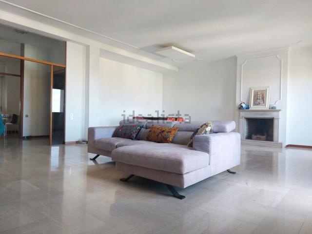 Appartamento in affitto di 205 m²