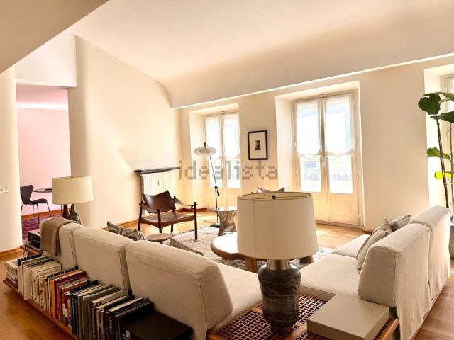 Appartamento in affitto di 205 m² in Via Cappuccio