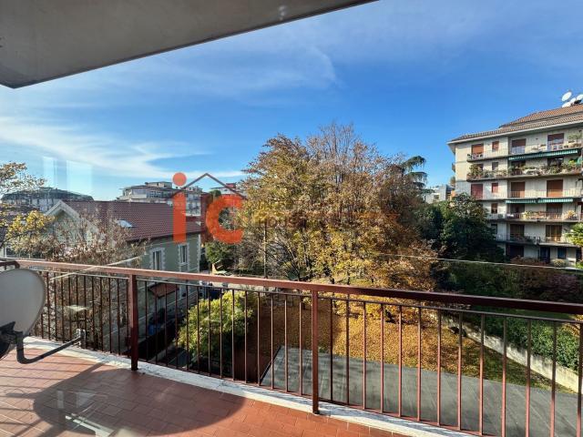Appartamento in affitto di 205 m² in Via dello Statuto