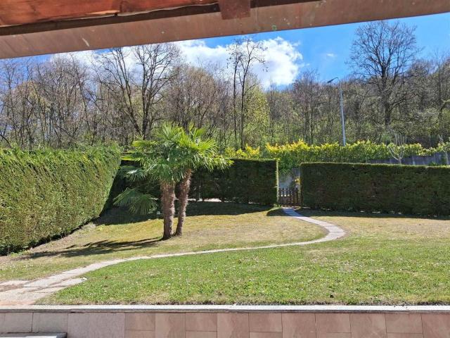 Appartamento in affitto di 205 m² in Strada del Colle, 16