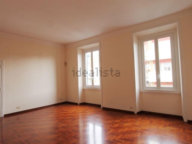 Appartamento in affitto di 207 m² in Via Giacinto Carini, 58