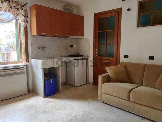Appartamento in affitto di 20 m² in Via Mazzini, 54033