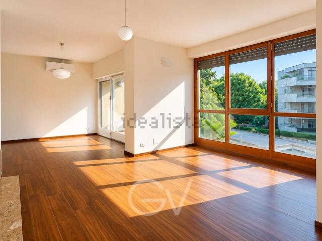 Appartamento in affitto di 210 m² in Via degli Alerami