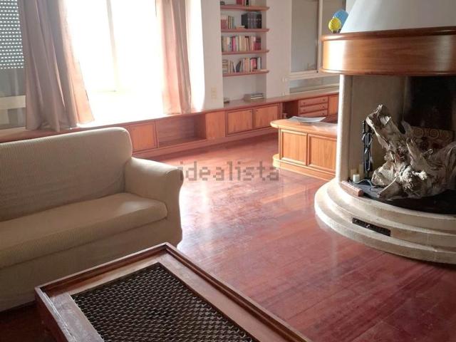 Appartamento in affitto di 215 m²