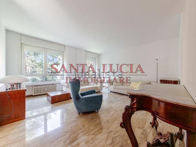 Appartamento in affitto di 215 m² in Via Monte Rosa, 15