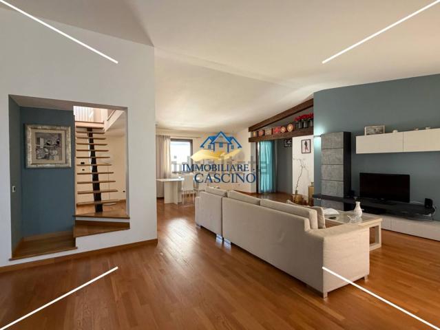 Appartamento in affitto di 220 m² in Via Alessandro Volta