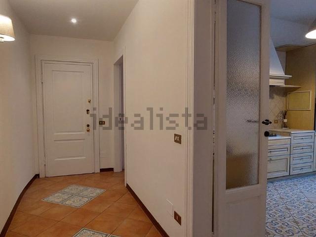 Appartamento in affitto di 220 m² in Via Bartolomeo Zucchi, 19