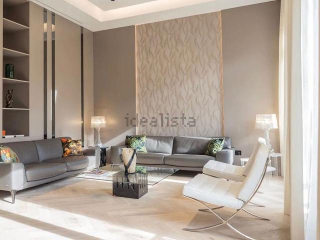 Appartamento in affitto di 220 m² in Via Sant&apos Andrea