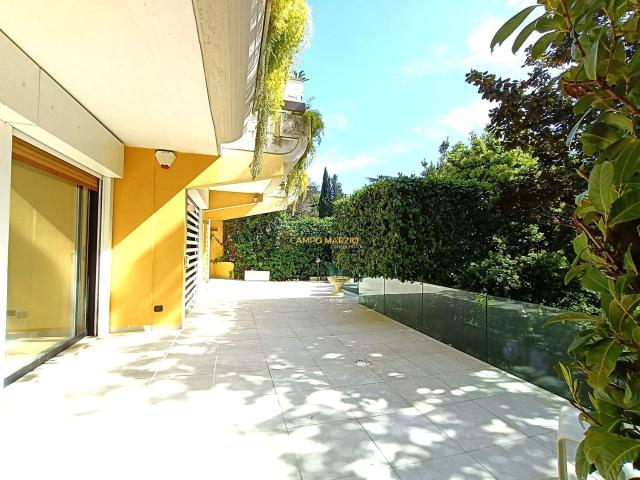 Appartamento in affitto di 221 m² in Via della Camilluccia, 589