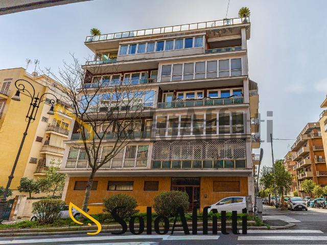 Appartamento in affitto di 222 m² in Via Anapo, 28