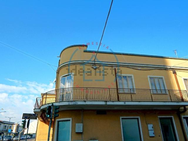Appartamento in affitto di 222 m² in Via Roma