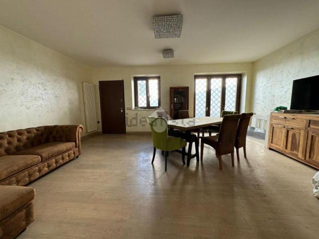 Appartamento in affitto di 224 m² in Via Col Fiorito, 15