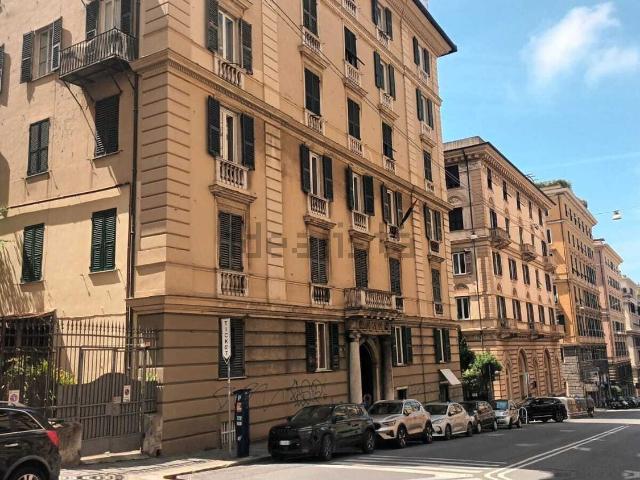 Appartamento in affitto di 225 m² in Via Assarotti, 23