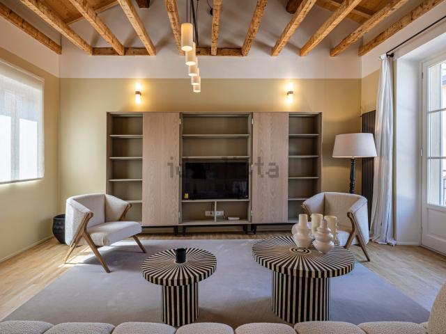 Appartamento in affitto di 226 m² in Via Bigli, 24