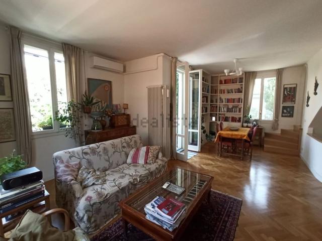 Appartamento in affitto di 229 m² in Via Giuseppe Guidicini, 26