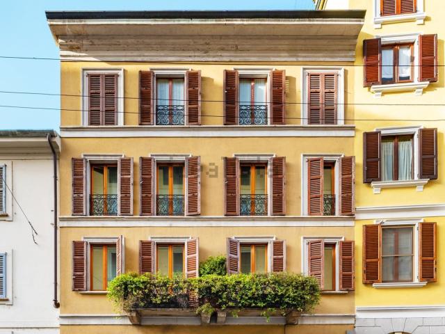 Appartamento in affitto di 230 m² in Via Crocefisso, 20