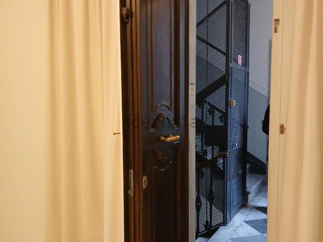 Appartamento in affitto di 230 m² in Via Assarotti