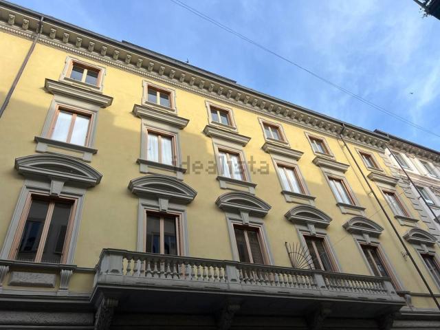 Appartamento in affitto di 230 m² in Via della Rocca, 47