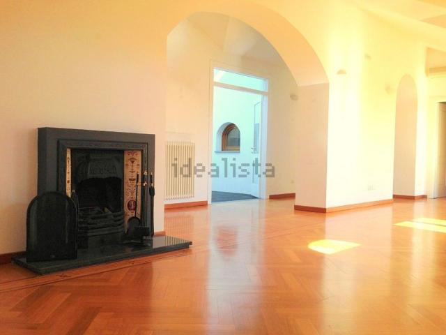Appartamento in affitto di 230 m² in Via Lorenzo Mascheroni, 17