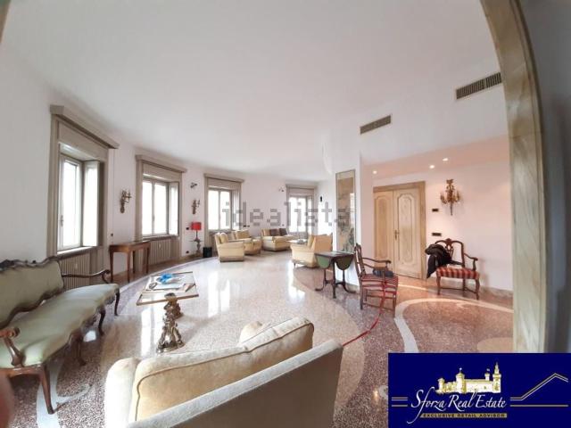 Appartamento in affitto di 230 m² in Viale Monte Nero