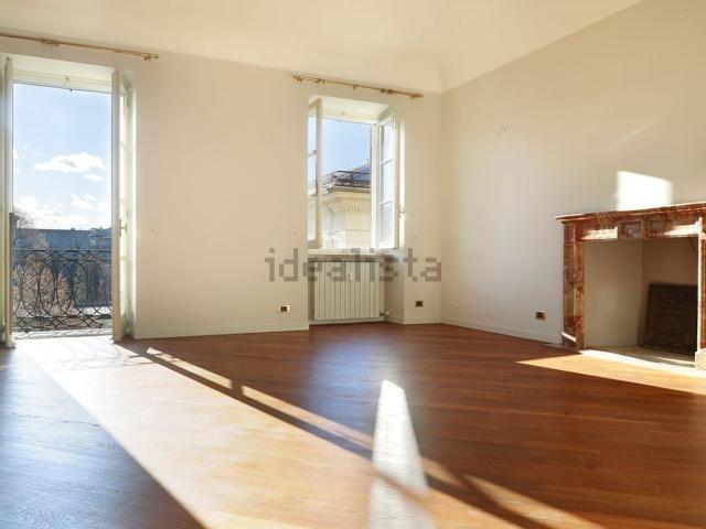 Appartamento in affitto di 233 m² in Via Maria Vittoria, 48
