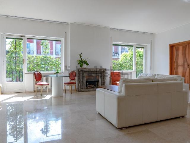 Appartamento in affitto di 235 m² in Via Antonio Gramsci, 28