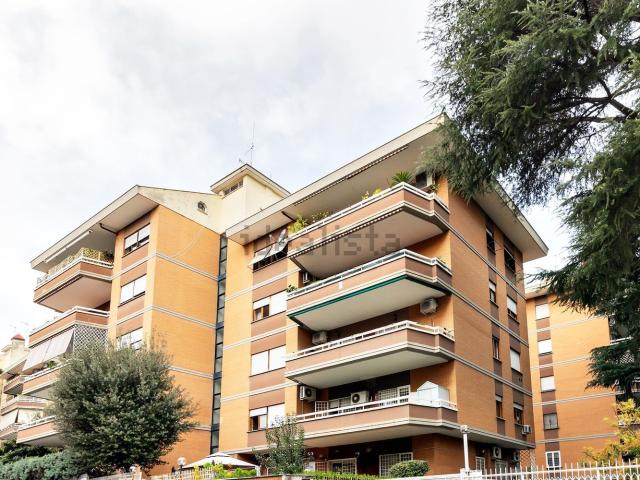 Appartamento in affitto di 236 m² in Via Pietro Aretino, 41