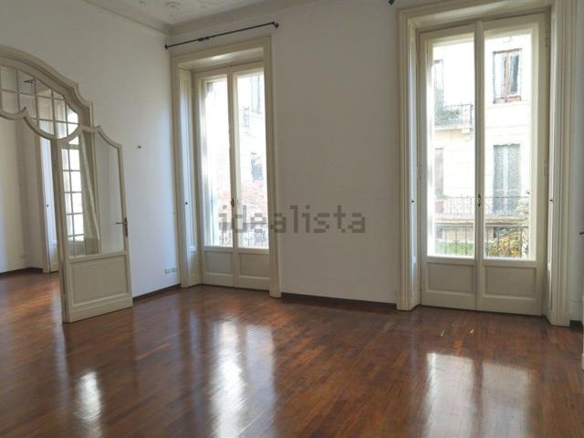 Appartamento in affitto di 237 m² in Via Lorenzo Mascheroni, 17