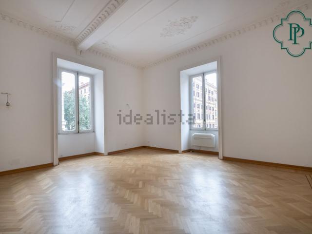Appartamento in affitto di 238 m² in Via Cicerone