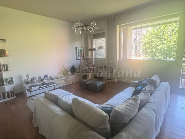 Appartamento in affitto di 240 m² in Via Vincenzo Monti