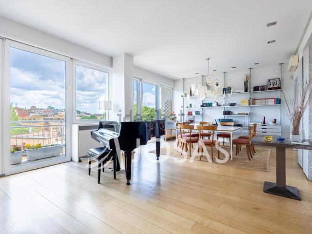 Appartamento in affitto di 245 m² in Via dei Decii