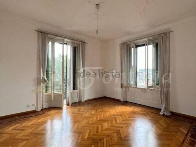 Appartamento in affitto di 245 m² in Via Lorenzo Mascheroni