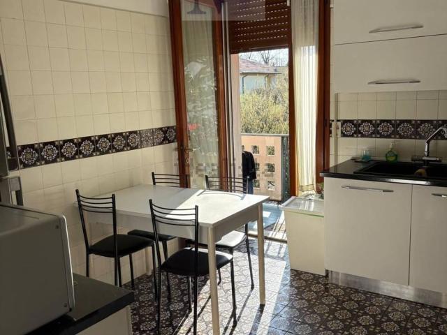 Appartamento in affitto di 250 m² in Via Guglielmo Marconi