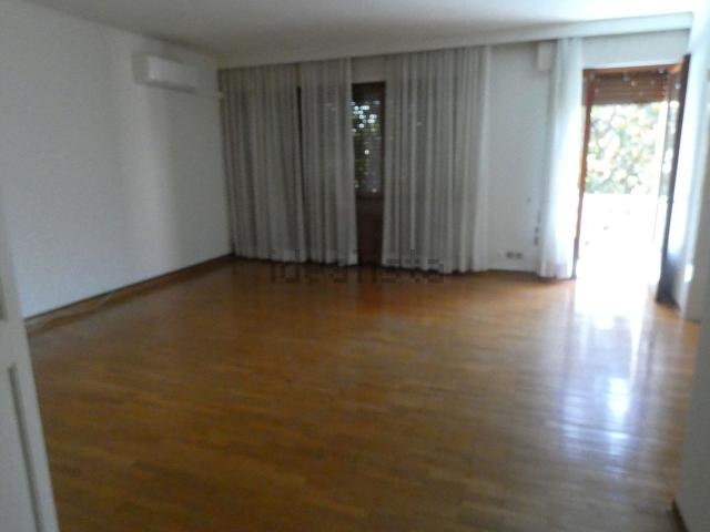 Appartamento in affitto di 250 m² in Via Guglielmo Marconi