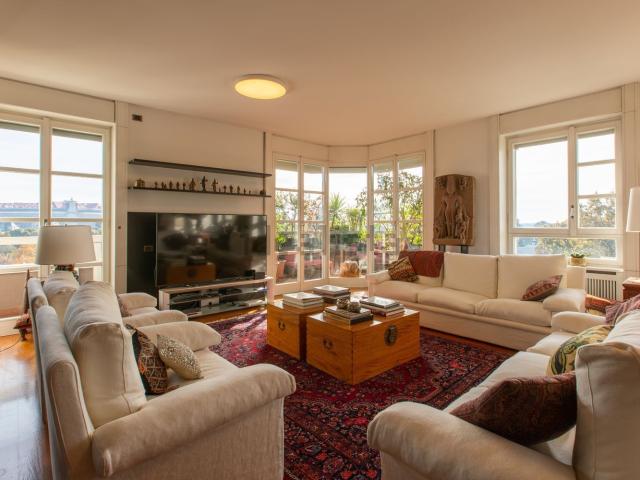 Appartamento in affitto di 255 m² in Via Ippodromo, 56