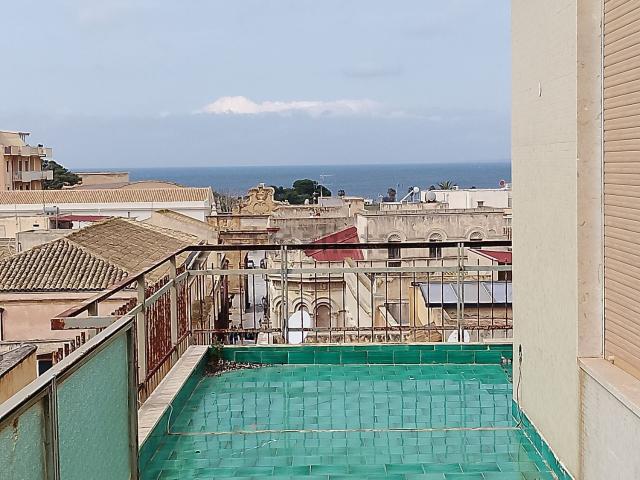 Appartamento in affitto di 258 m² in Via XI Maggio