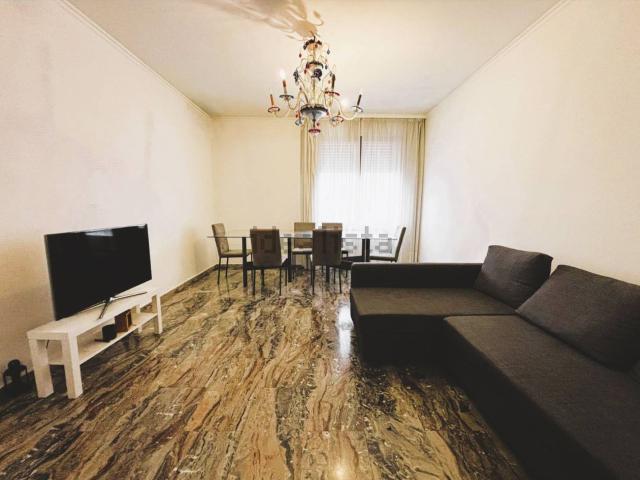 Appartamento in affitto di 266 m² in Corso Milano, 74