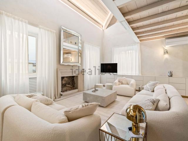 Appartamento in affitto di 270 m² in Via San Mamaso