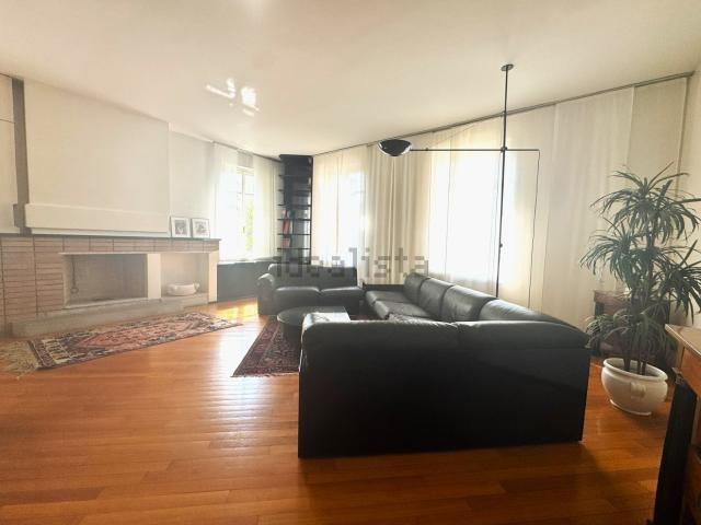 Appartamento in affitto di 272 m² in Vicolo Edilizia