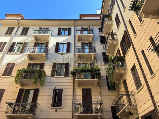 Appartamento in affitto di 275 m² in Via Gustavo Modena