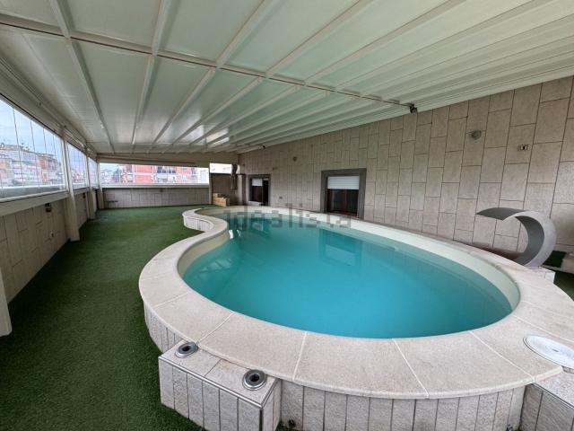 Appartamento in affitto di 275 m² in Via di Morena, 119