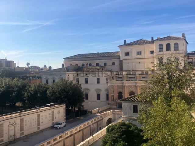 Appartamento in affitto di 280 m² in Via Barberini