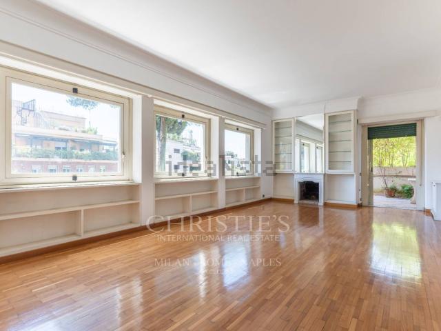 Appartamento in affitto di 293 m² in Viale Ruggero Bacone
