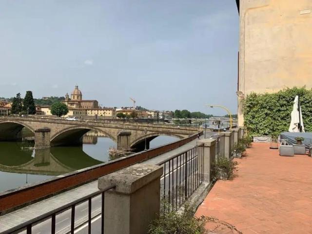 Appartamento in affitto di 300 m² in Via del Parione