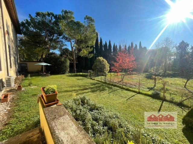 Appartamento in affitto di 300 m² in Strada delle Pignare, 20