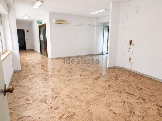 Appartamento in affitto di 304 m² in Corso Sicilia, 25