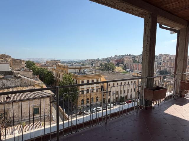 Appartamento in affitto di 308 m² in Corso Vittorio Emanuele, 122