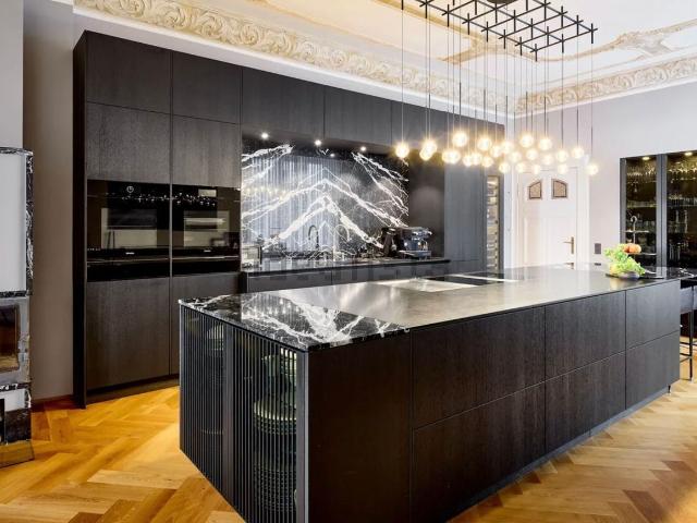 Appartamento in affitto di 310 m² in Via Fiori Chiari, 88